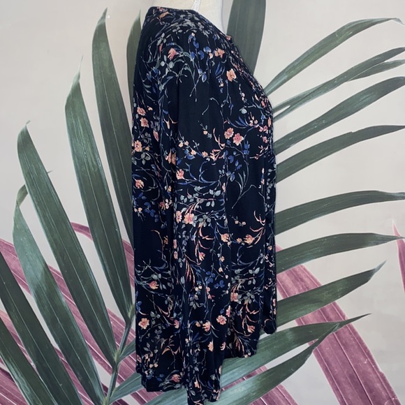 Lucky Brand Smocked Floral Top - Picture 6 of 12